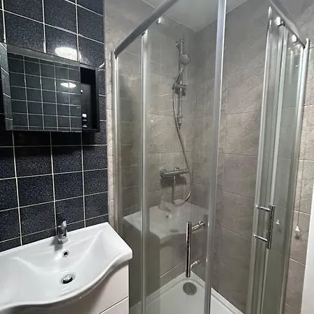Spacious Studio Flat In London Exterior photo